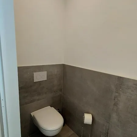 6 -easy Apartment *