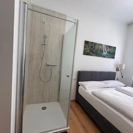 6 - Easy Apartment